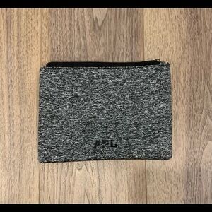 APL Athletic Propulsion Labs || Clutch Pouch